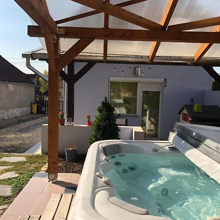 Panni Vendeghaz Hotell Egerszalók Exteriör bild
