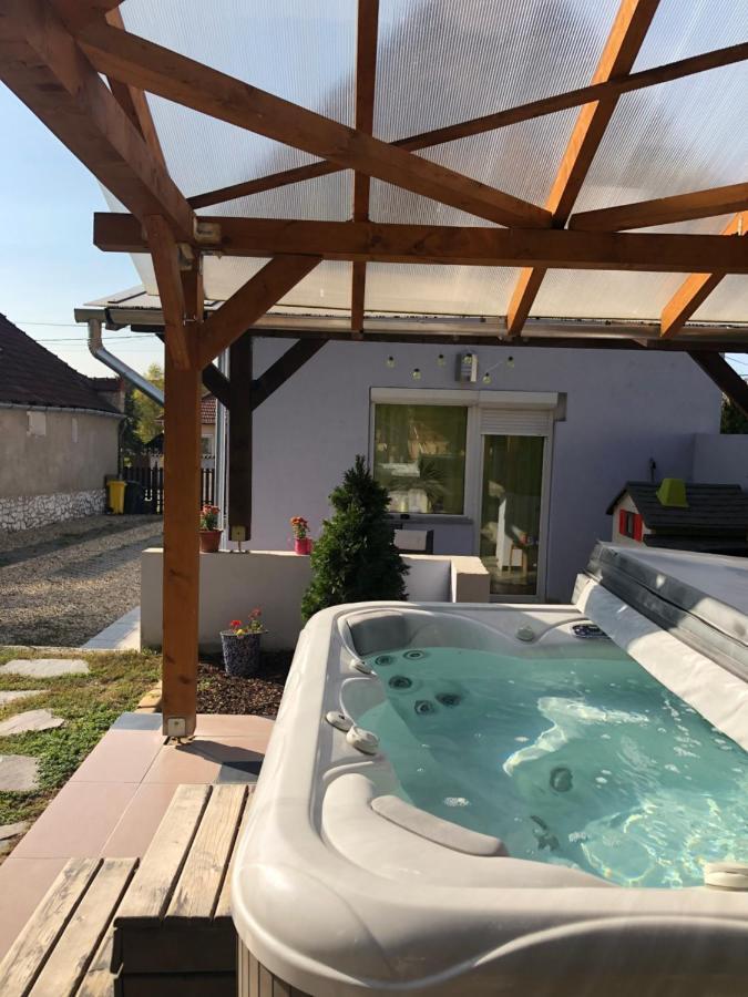 Panni Vendeghaz Hotell Egerszalók Exteriör bild